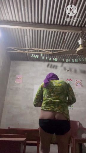 I Am Exposing My Ass and Fingering Myself