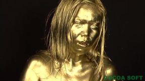 Paint your whole body in gold