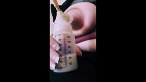 Electric Breast Pump Expressing