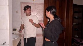 My friend comes to my house but I can'_t resist seeing her in the bathroom like this