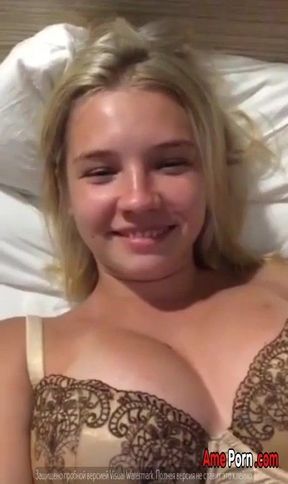 Cute Girls Gets Her Vagina Eaten On Periscope - Amateur Sex