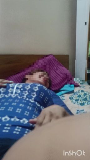 Bhabhi show her naked body