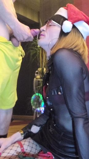 Miss Christmas Rewards His Elf with a Good & a Facial Cumshot. Merry Christmas Vanessabitchx Parischiennetrvprod