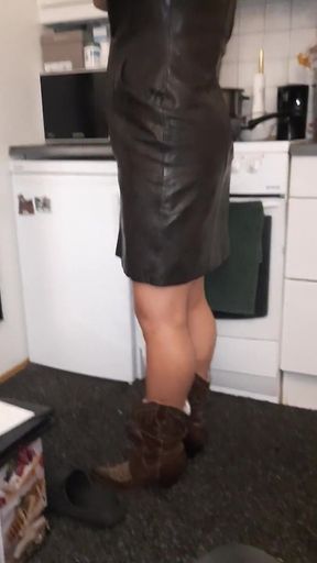 Leatherdress and Cowboy Boots