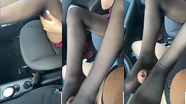HD OUTDOOR CAR FOOTJOB & CUM (ROLEPLAY- PASSAGGIO IN AUTO CON FOOTJOB & CUM) ALL'APERTO IN MACCHINA
