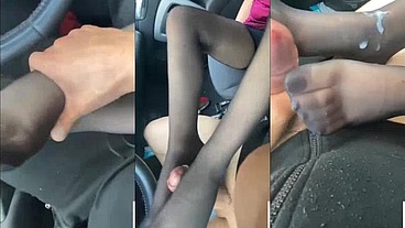 HD OUTDOOR CAR FOOTJOB & CUM (ROLEPLAY- PASSAGGIO IN AUTO CON FOOTJOB & CUM) ALL'APERTO IN MACCHINA