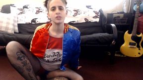 Sexy Harley Quinn farting