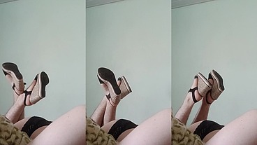 Anna Julia loves high heels