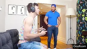 Starving for More: Hungry Courier Claims Horny Gamer Twink – Hot Dom Action