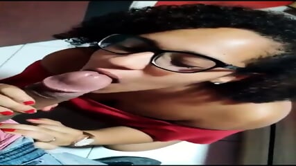 VITRIA CAMILLE PUTA GOSTOSA DE PIRITUBA MAMANDO A  CLIENTE