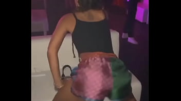 Anitta  - Taradinha t&aacute_ que t&aacute_