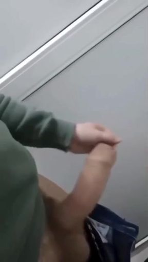 Jerking off in the toilet and cumming