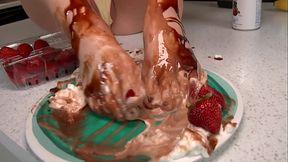 Lexi Belle Makes a Foot Cream Sunday