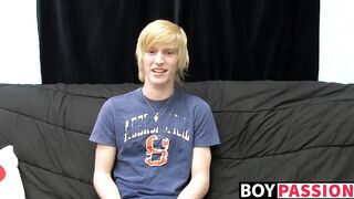 Kinky tattooed twink Dustin jerking off in passionate solo