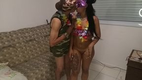 ana caroline22 apareceu na minha casa vestida com fantasia de carnaval e rolou sexo gostoso
