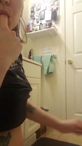 Horny MILF pleasures herself