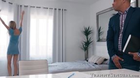 Trans babe Jayne Calloway wants big dick inside her mouth and ass