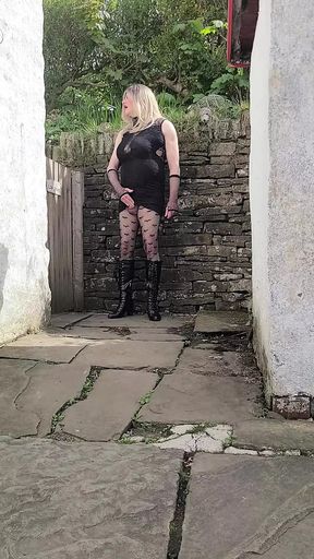 Sissy clit rubbing outdoors