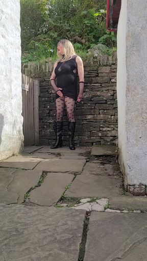 Sissy clit rubbing outdoors