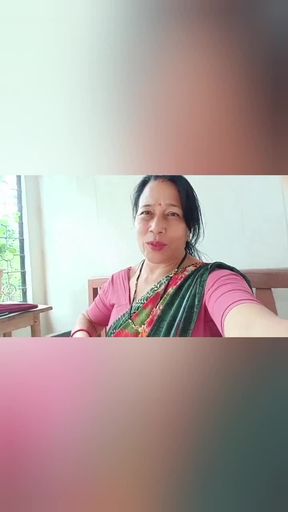 Newly married Bhabhi seduce by bra seller in the home