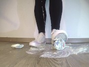 White Converse food crush Jogurt Trailer