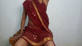 Indian Maid Masturbation with Saree Juicy Pussy with Big Bob