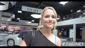 Dishy blonde Jessica who knows how to satisfy her guy