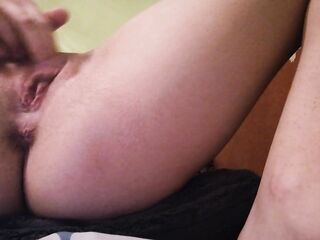 Ogromny mokry orgazm nastolatki