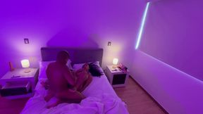 Latin MILF takes it in the ass in bed