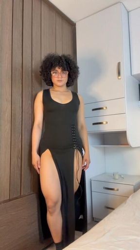 Big butt in a tight balck dress🍑🔥