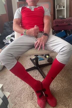 Horniest Dilf Jockdad87 Shoots His Alpha Cum in His Football Gear