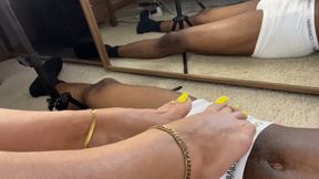 @Mysplendidfeet makes me shoot a big load with her yellow pedi (Angle #2)