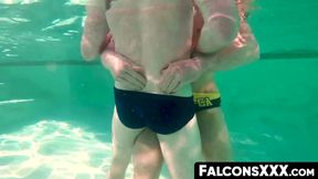 FalconsXXX.com - Studs enjoy intense oral foreplay before a wild raw threeway