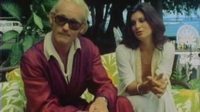 Retro girl enjoyed classic cunnilingus in vintage pool with lover