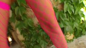 ”Jasmin loves to fill her puss with toys & dildo”