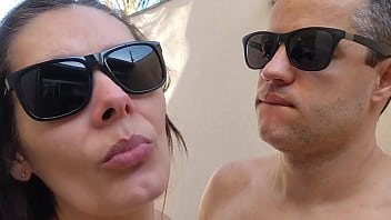 Beijos molhados e v&aacute_rias cuspidas na boca - Fetiche de cuspir na boca
