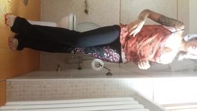 i really have to do a lot of pee .. i sit, spread my legs and ..