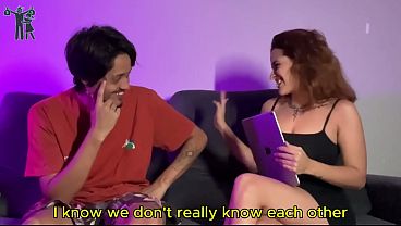 Fizemos um jogo sexual no meio da festa com a safada dona da casa