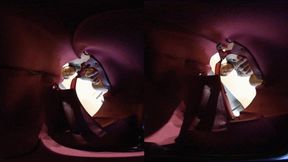 3DVR180 GAOYU played with the dwarfs in his bag