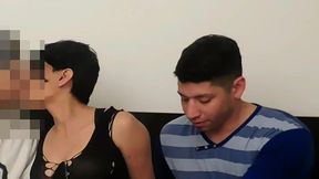 mi boy me trae un vecinito amigo que me da unos latigazos en la concha y me hace un fisting hasta acabar a chorros, me llena la garganta de leche cojiendomela bien al fondo y me desborda el