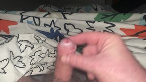 Two fingers handjob with cumshot while watching porn