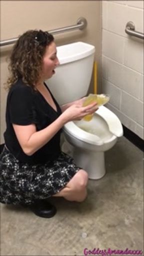 Pretty Babe Peeing &amp; Showing Off Her Hot Ass