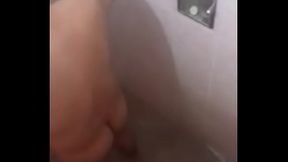 Sexy tibur&oacute_n big ass en la ducha