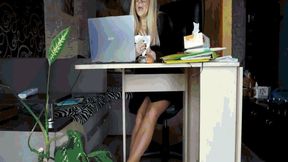 Sneezing keeps me from working AVI (1920x1080) FHD