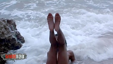 Shania & Terry: Interracial Beach Fucking