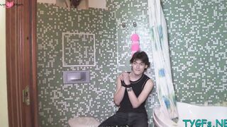 Lovely russian girlie Foxy Di enjoys fuck session