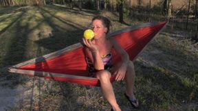 Hammock Hangout & Yellow Hot Pops - Mp4