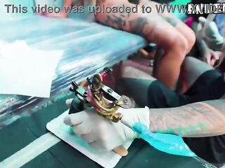 ANAL 3-SOME during TATTOO session