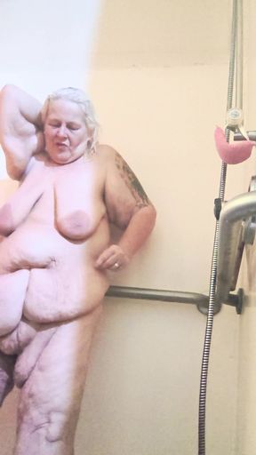 A Soapy Bath Is Where It's at to Make Her Cum N Then Some