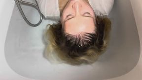 Wet Hair in the Bath!